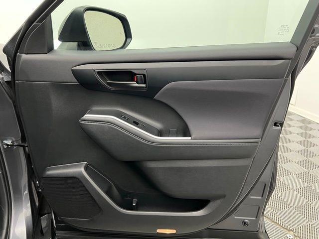 2024 Toyota Highlander LE AWD