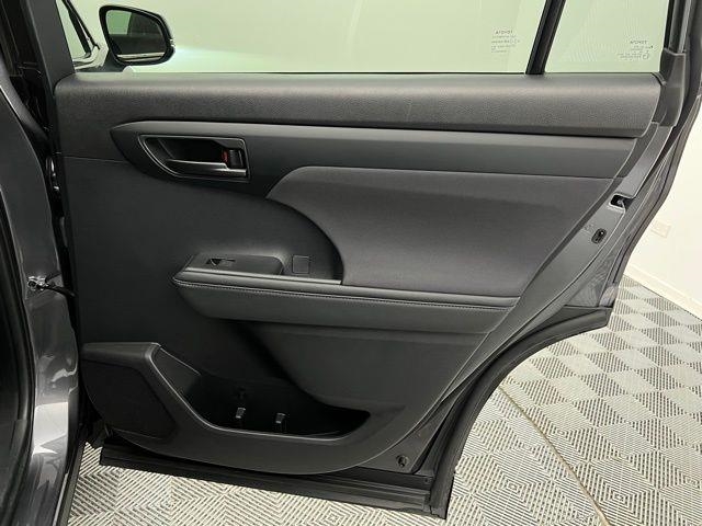 2024 Toyota Highlander LE AWD