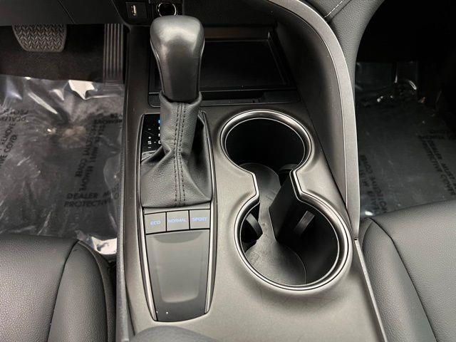 2024 Toyota Camry SE FWD