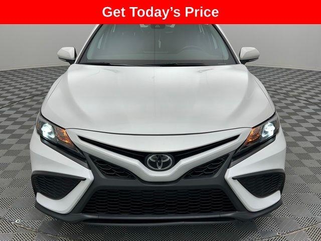 2024 Toyota Camry SE FWD