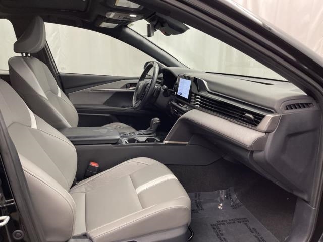 2025 Toyota Camry SE FWD