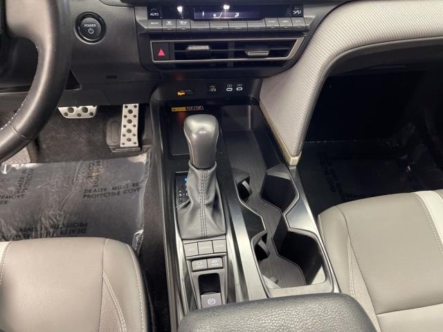 2025 Toyota Camry SE FWD