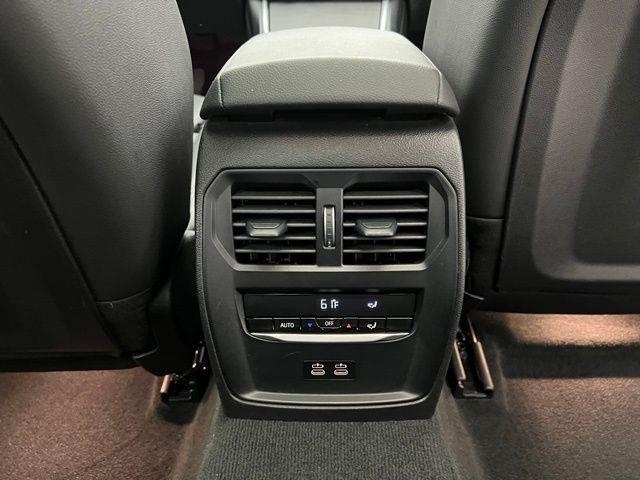 2024 BMW 3 Series 330i xDrive AWD