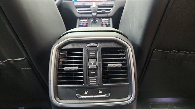 2025 Porsche Macan Base AWD