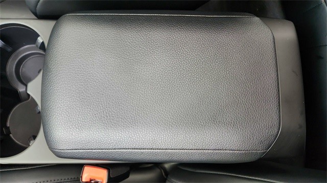 2025 Porsche Macan Base AWD