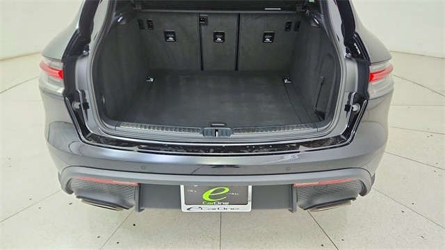 2025 Porsche Macan Base AWD