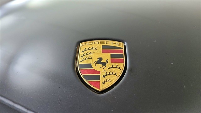 2025 Porsche Macan Base AWD