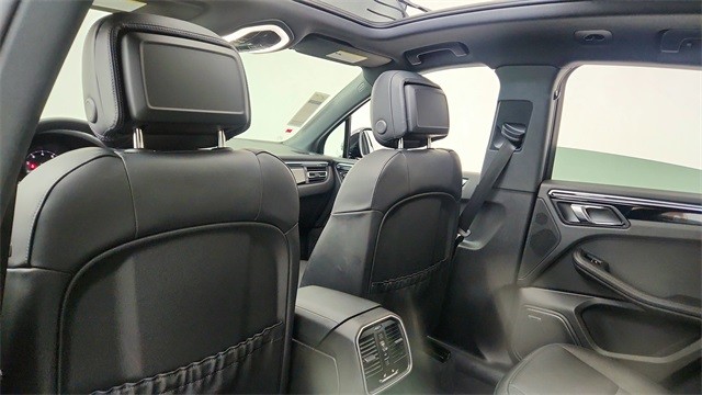 2025 Porsche Macan Base AWD