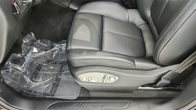 2025 Porsche Macan Base AWD