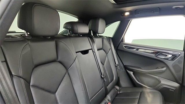 2025 Porsche Macan Base AWD