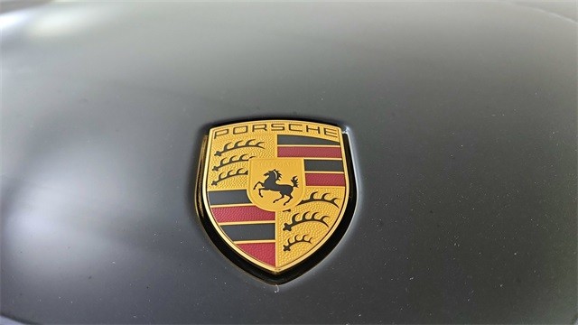 2025 Porsche Macan Base AWD