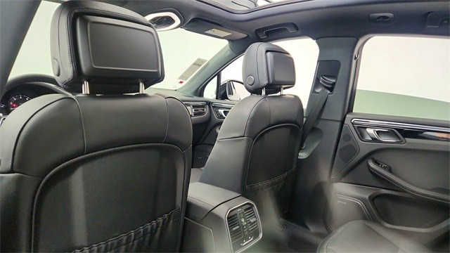 2025 Porsche Macan Base AWD