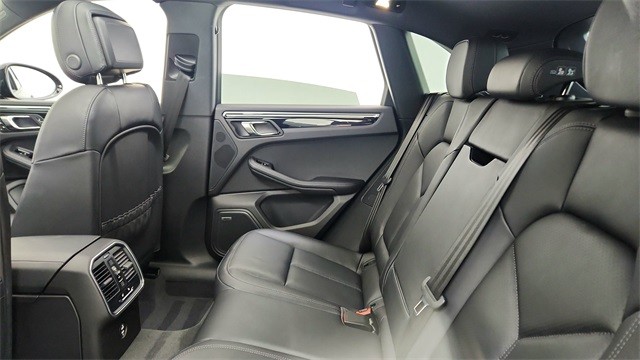 2025 Porsche Macan Base AWD