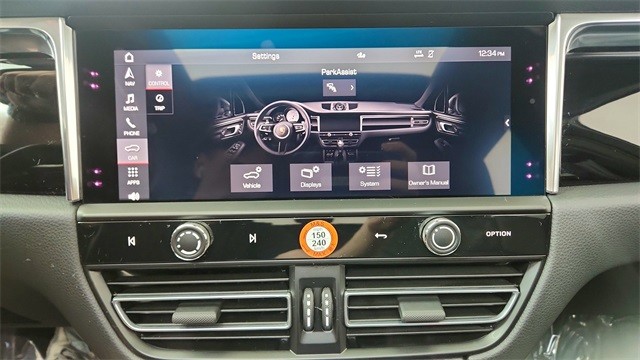 2025 Porsche Macan Base AWD