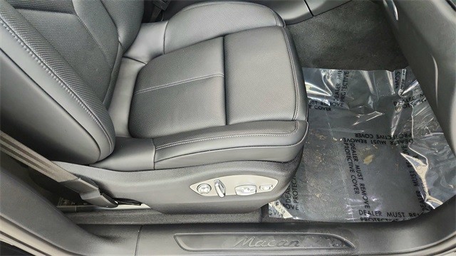 2025 Porsche Macan Base AWD