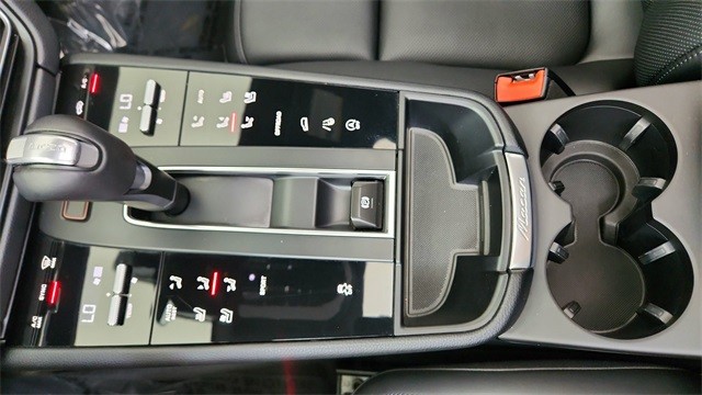 2025 Porsche Macan Base AWD