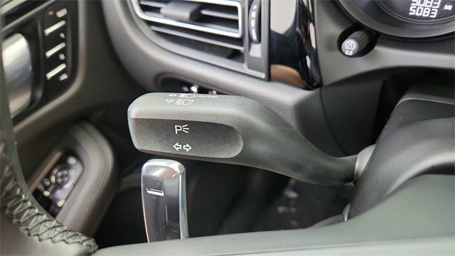 2025 Porsche Macan Base AWD