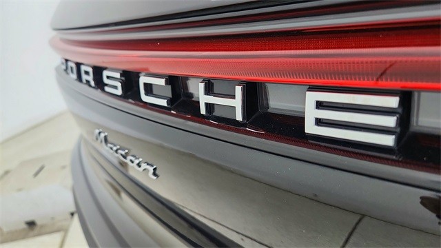 2025 Porsche Macan Base AWD