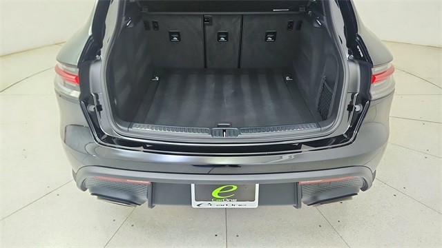 2025 Porsche Macan Base AWD