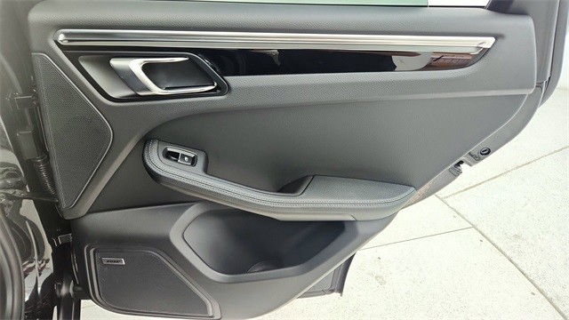 2025 Porsche Macan Base AWD