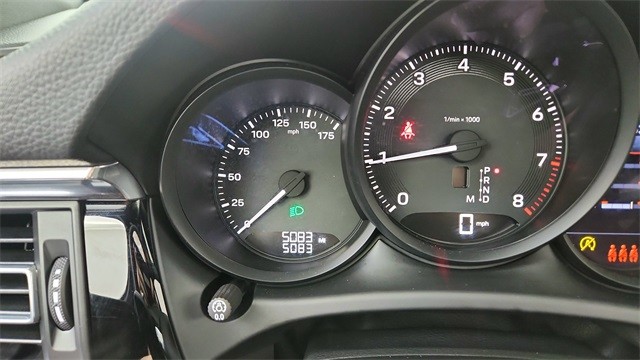 2025 Porsche Macan Base AWD