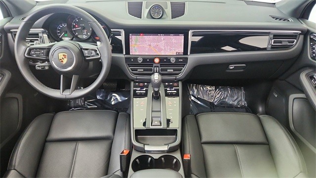 2025 Porsche Macan Base AWD