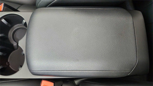 2025 Porsche Macan Base AWD