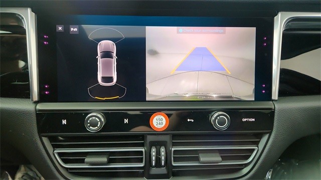 2025 Porsche Macan Base AWD