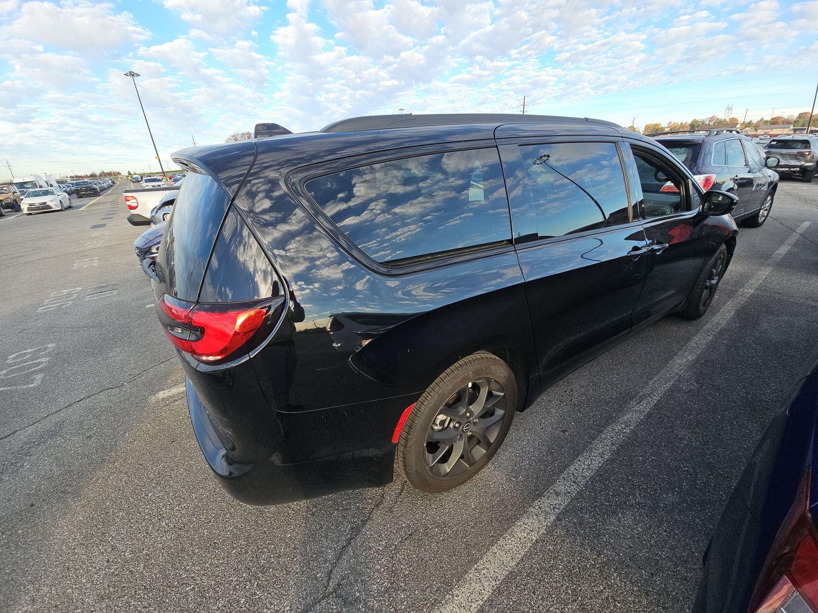 2025 Chrysler Pacifica Limited FWD