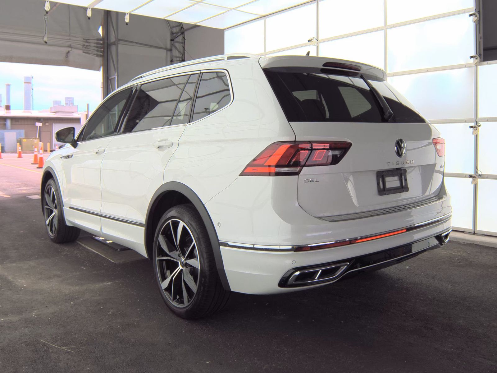 2022 Volkswagen Tiguan 2.0T SEL R-Line AWD