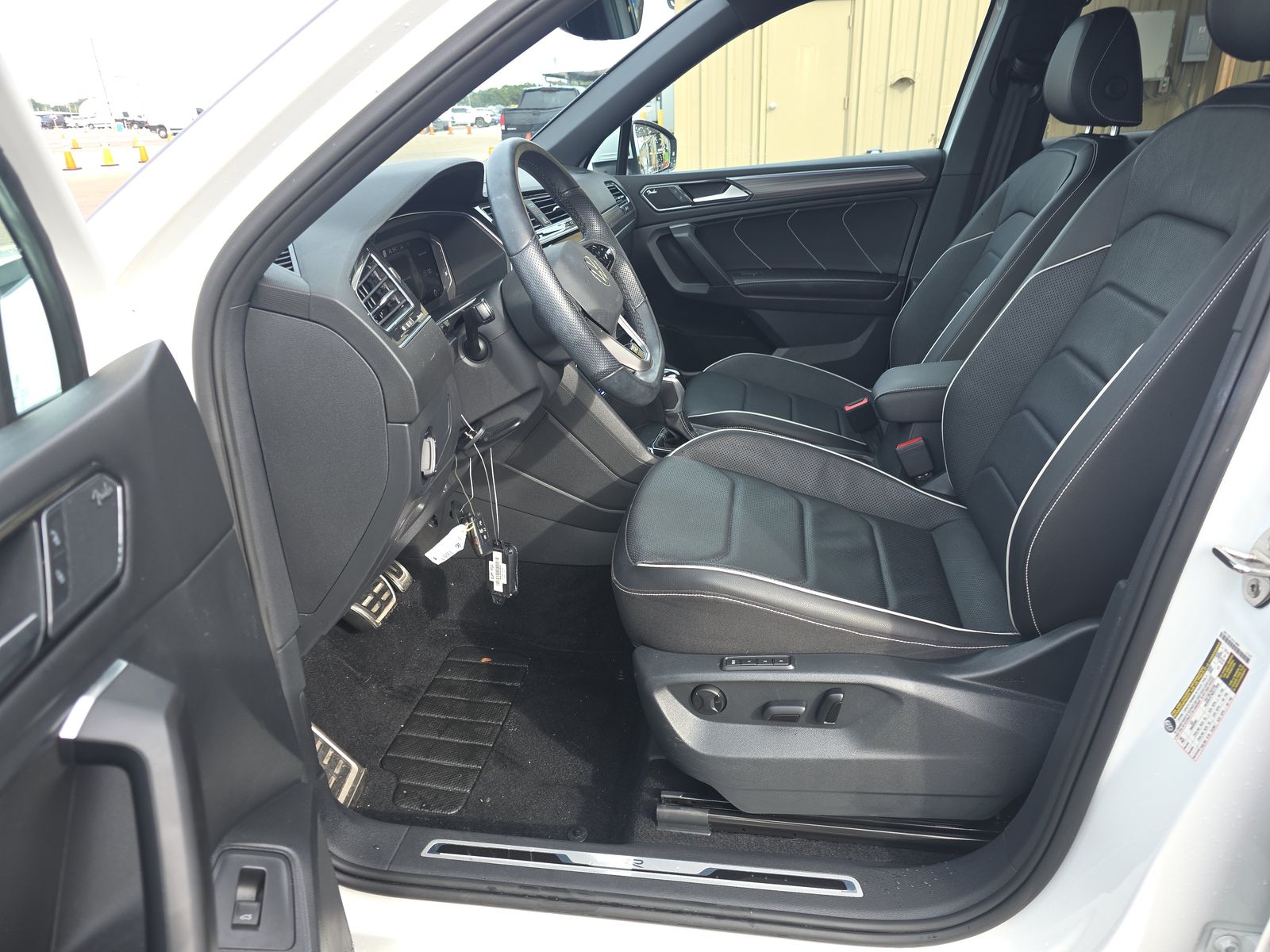 2022 Volkswagen Tiguan 2.0T SEL R-Line AWD