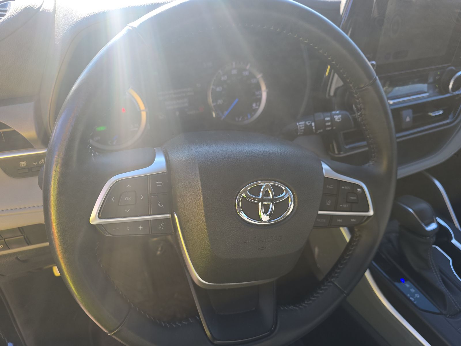 2024 Toyota Highlander Hybrid LE AWD