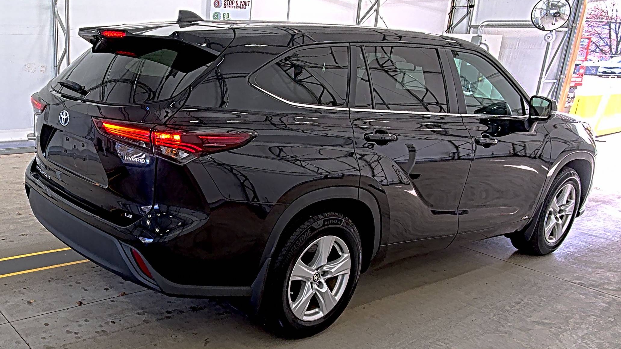 2024 Toyota Highlander Hybrid LE AWD