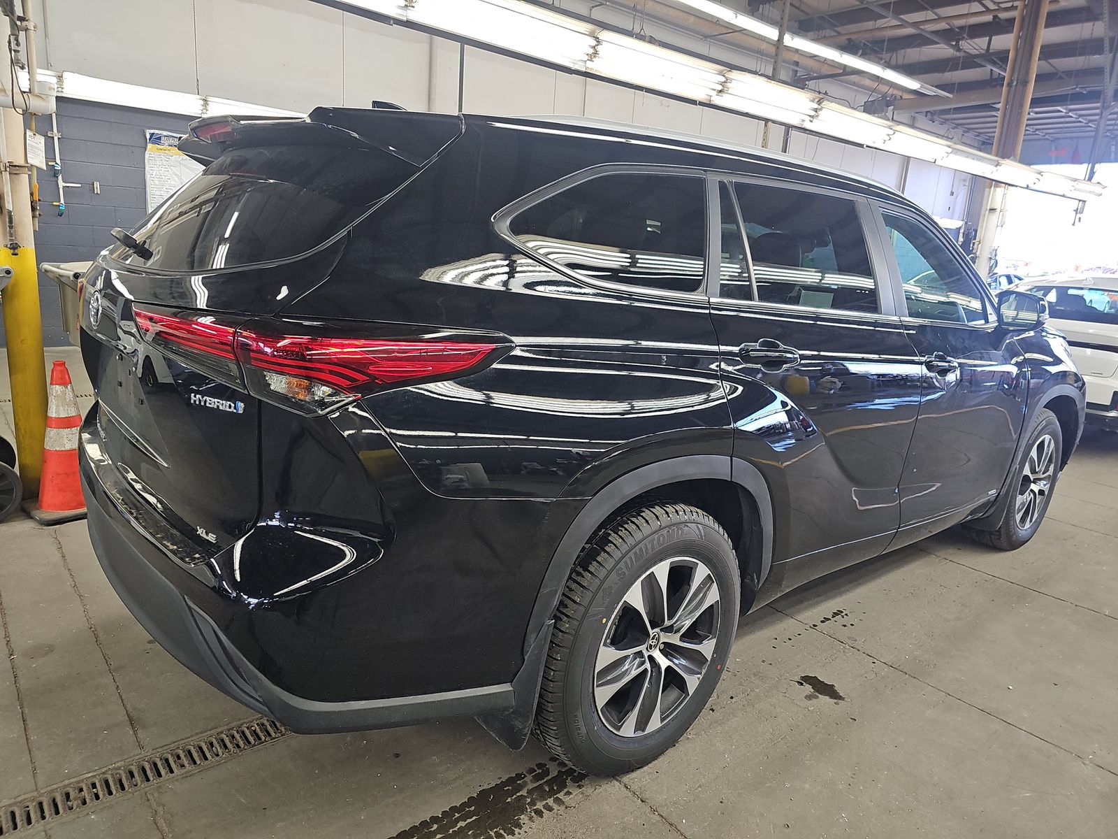 2023 Toyota Highlander Hybrid XLE AWD