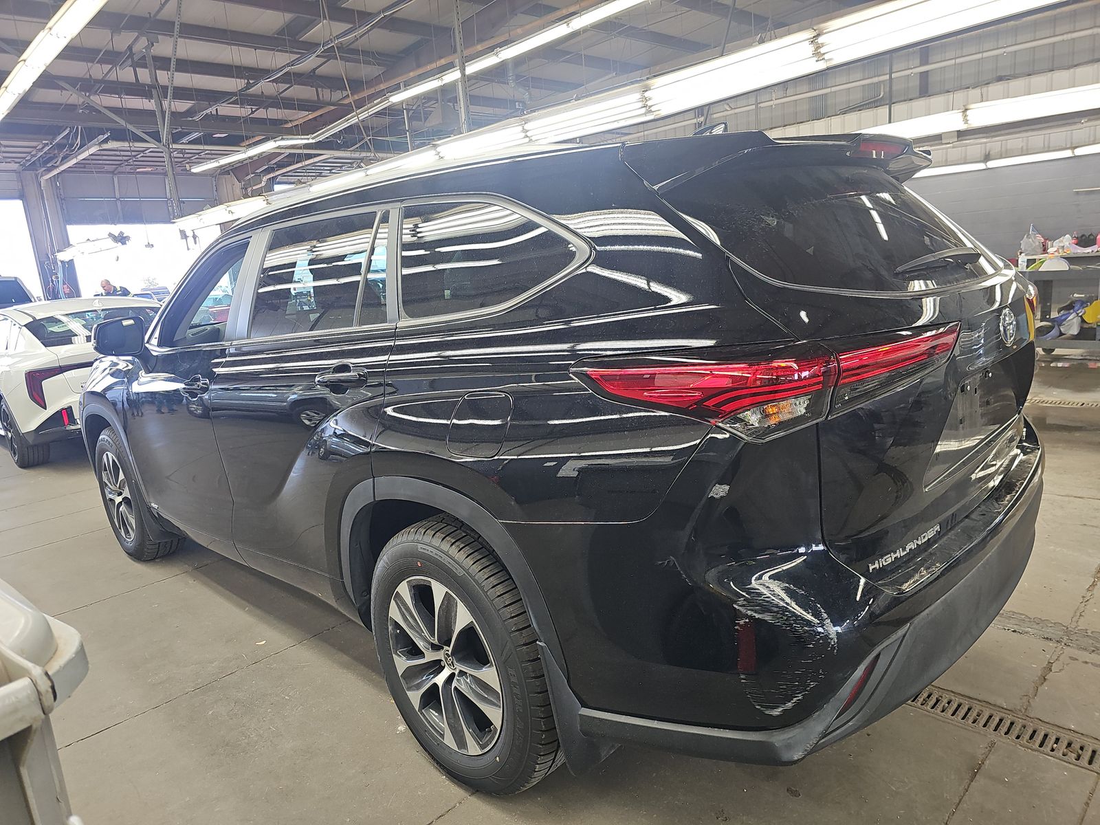 2023 Toyota Highlander Hybrid XLE AWD