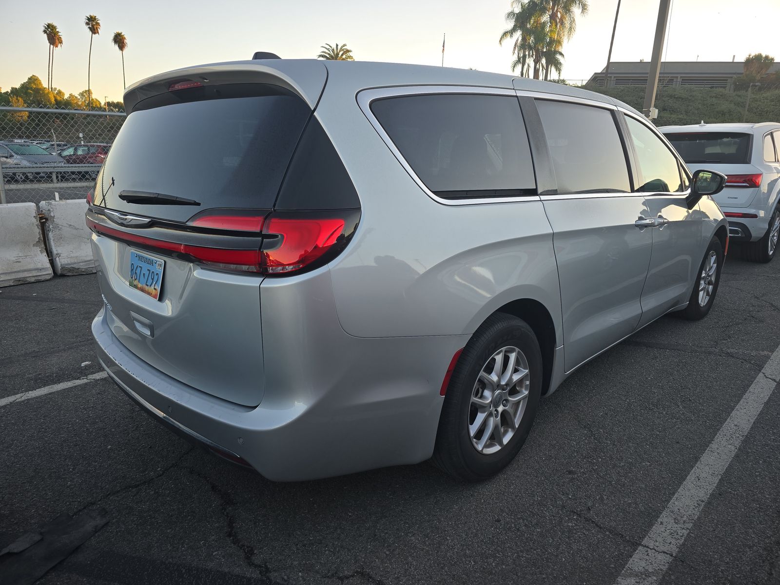 2024 Chrysler Pacifica Touring L FWD