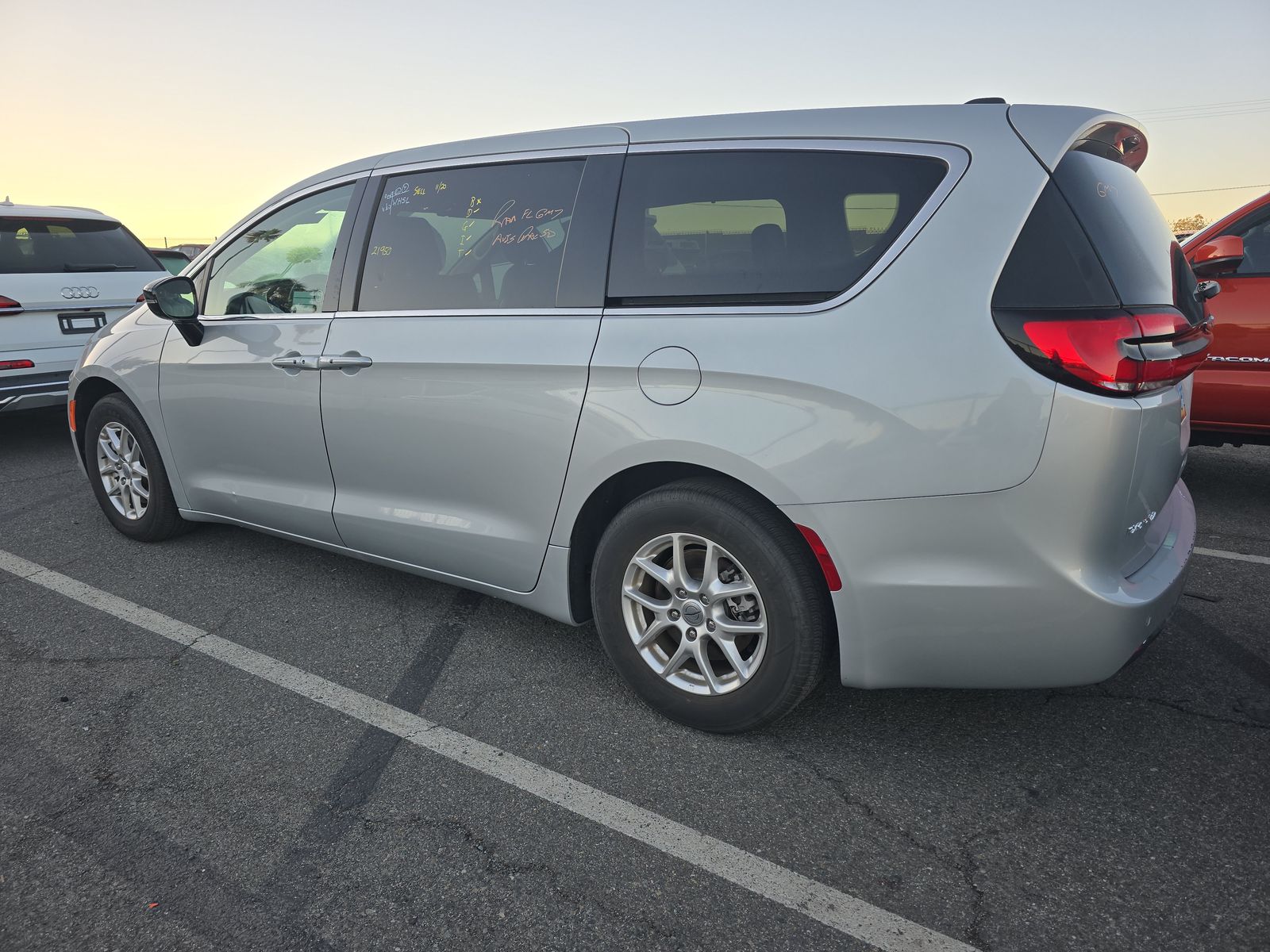 2024 Chrysler Pacifica Touring L FWD