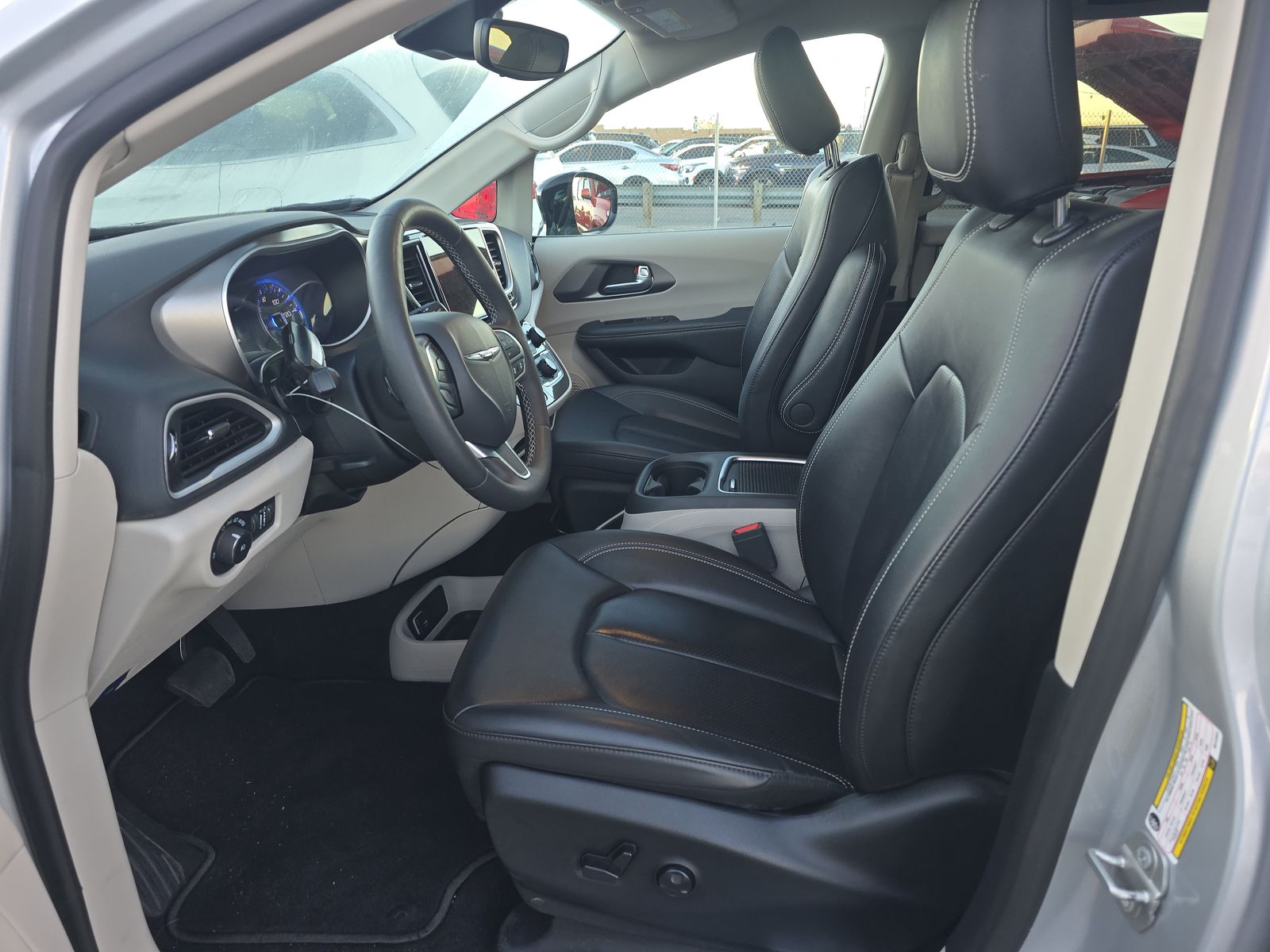 2024 Chrysler Pacifica Touring L FWD