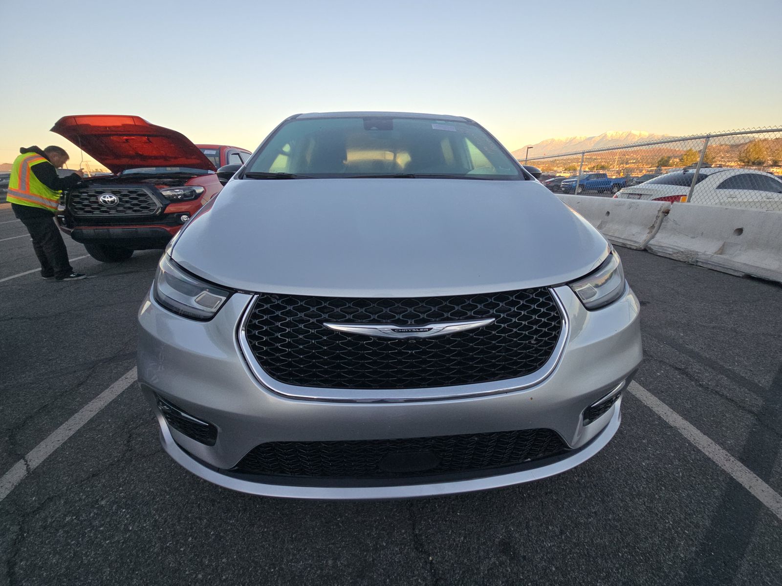 2024 Chrysler Pacifica Touring L FWD