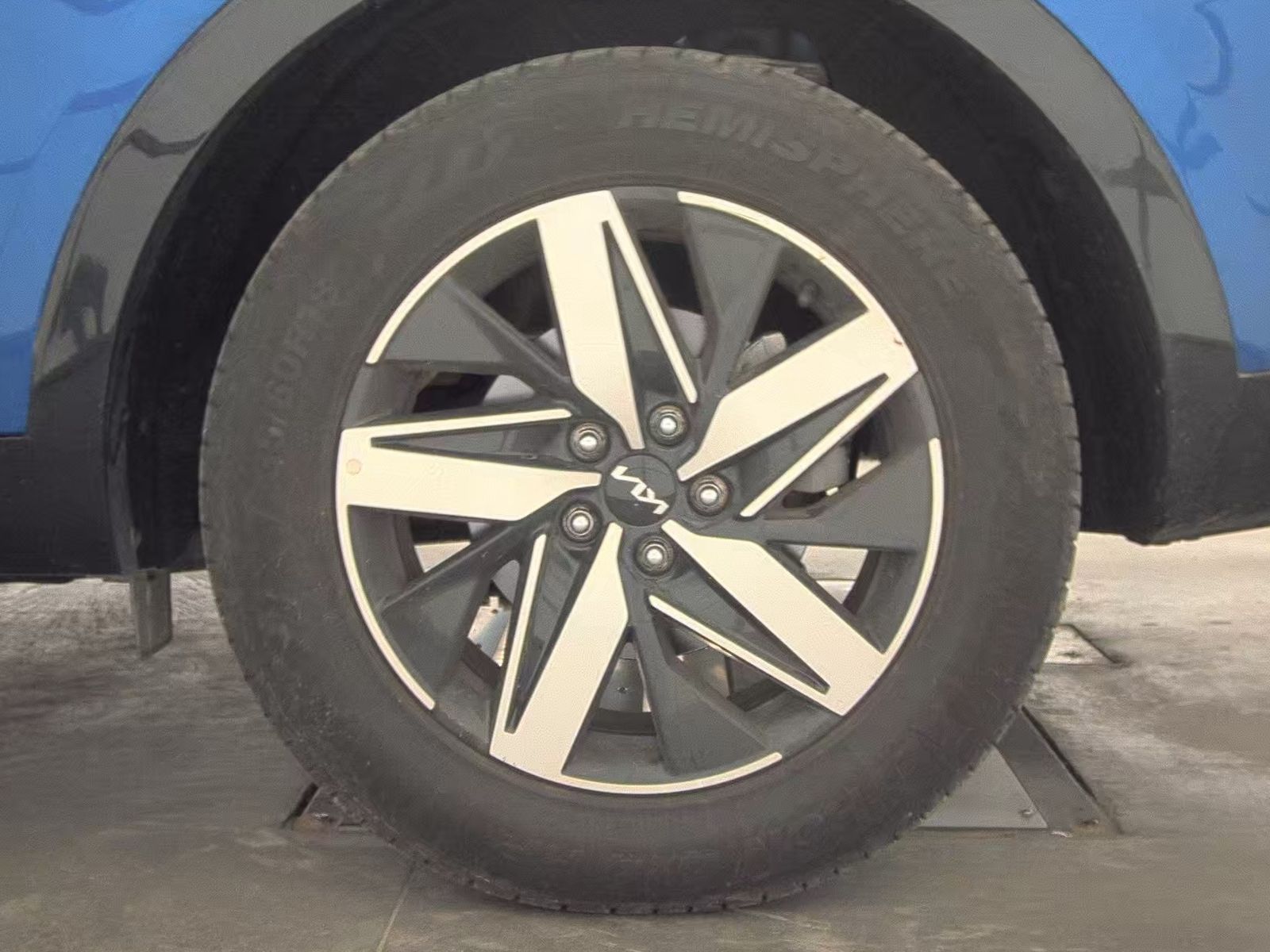 2023 Kia Sorento S FWD