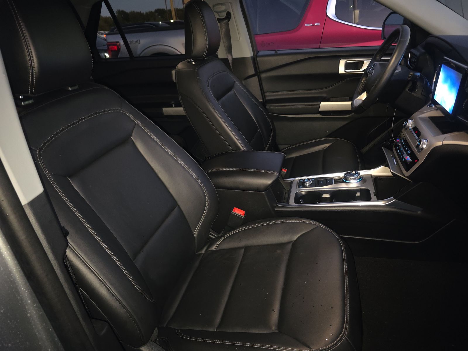 2023 Ford Explorer XLT AWD