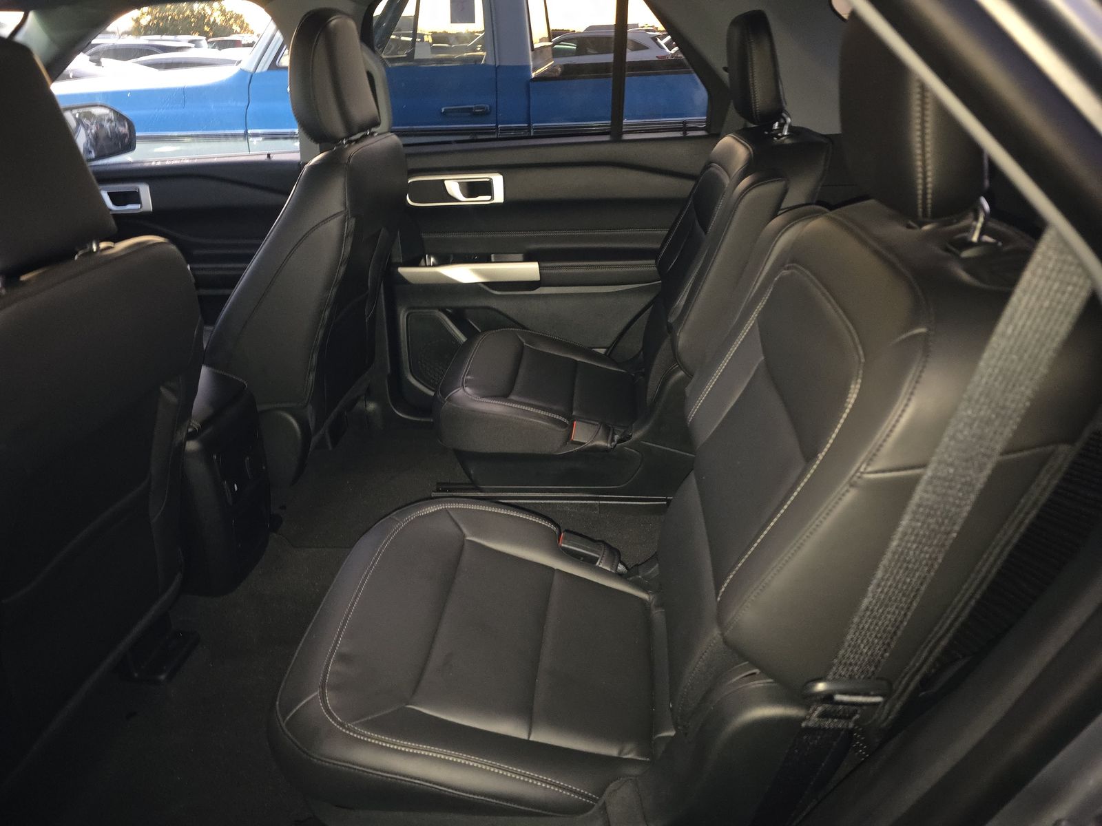 2023 Ford Explorer XLT AWD