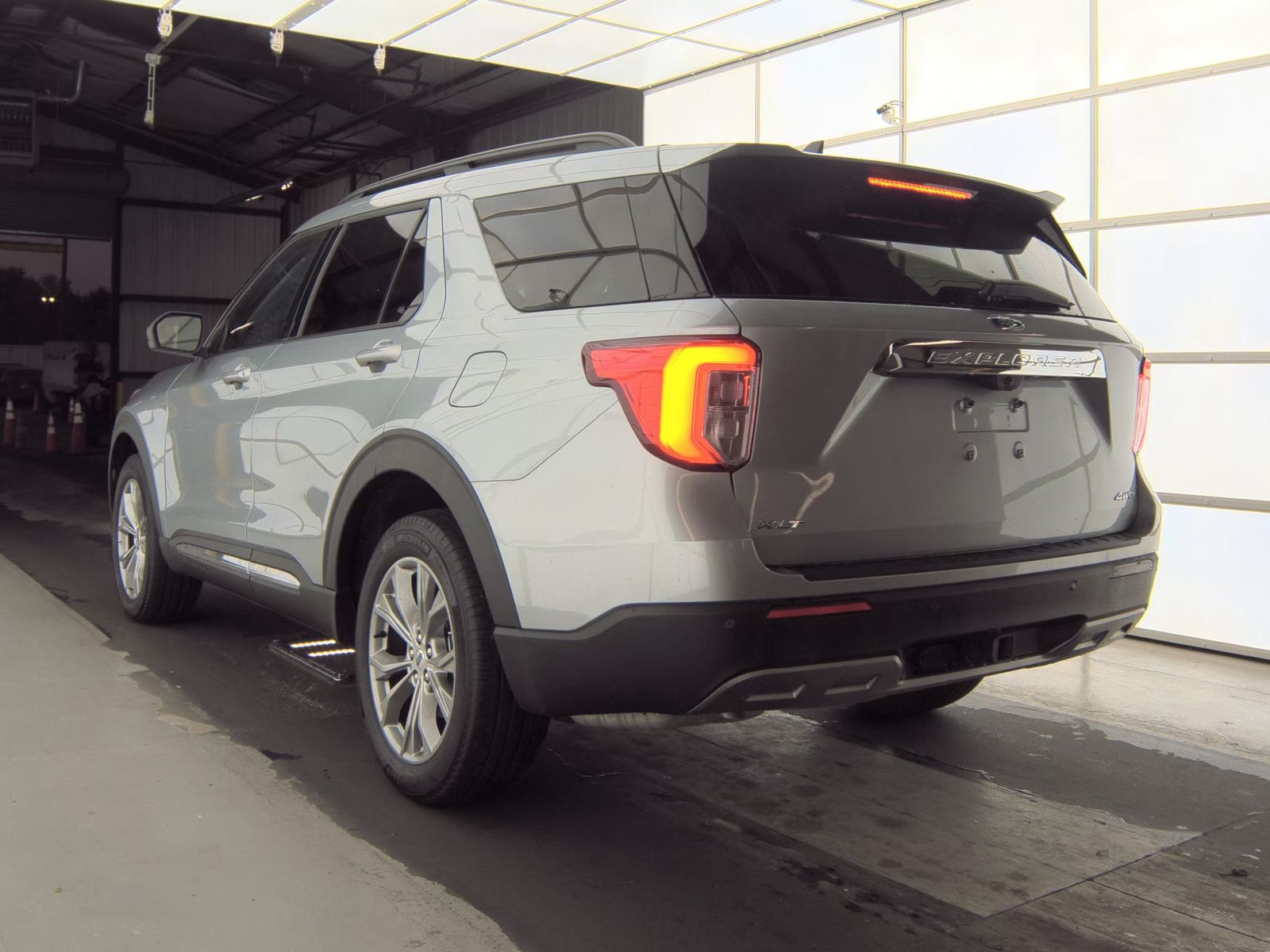 2023 Ford Explorer XLT AWD