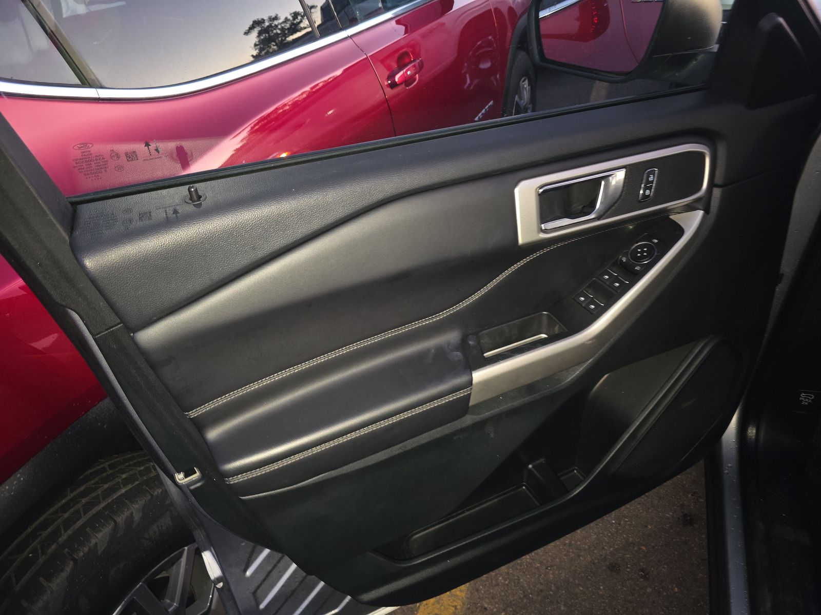 2023 Ford Explorer XLT AWD