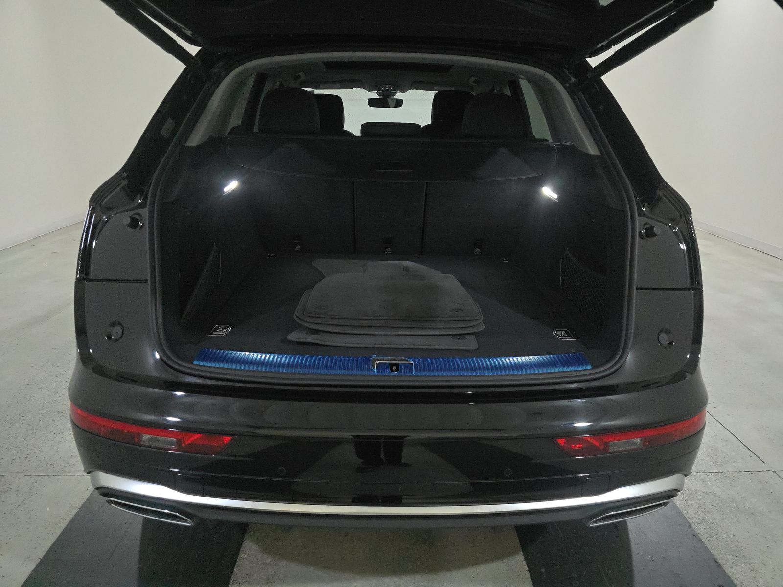 2023 Audi Q5 e Plug-In Hybrid S line Premium AWD