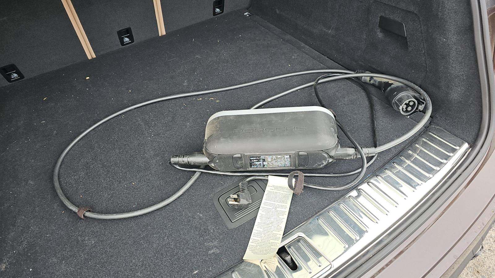 2022 Porsche Cayenne E-Hybrid Platinum Edition AWD