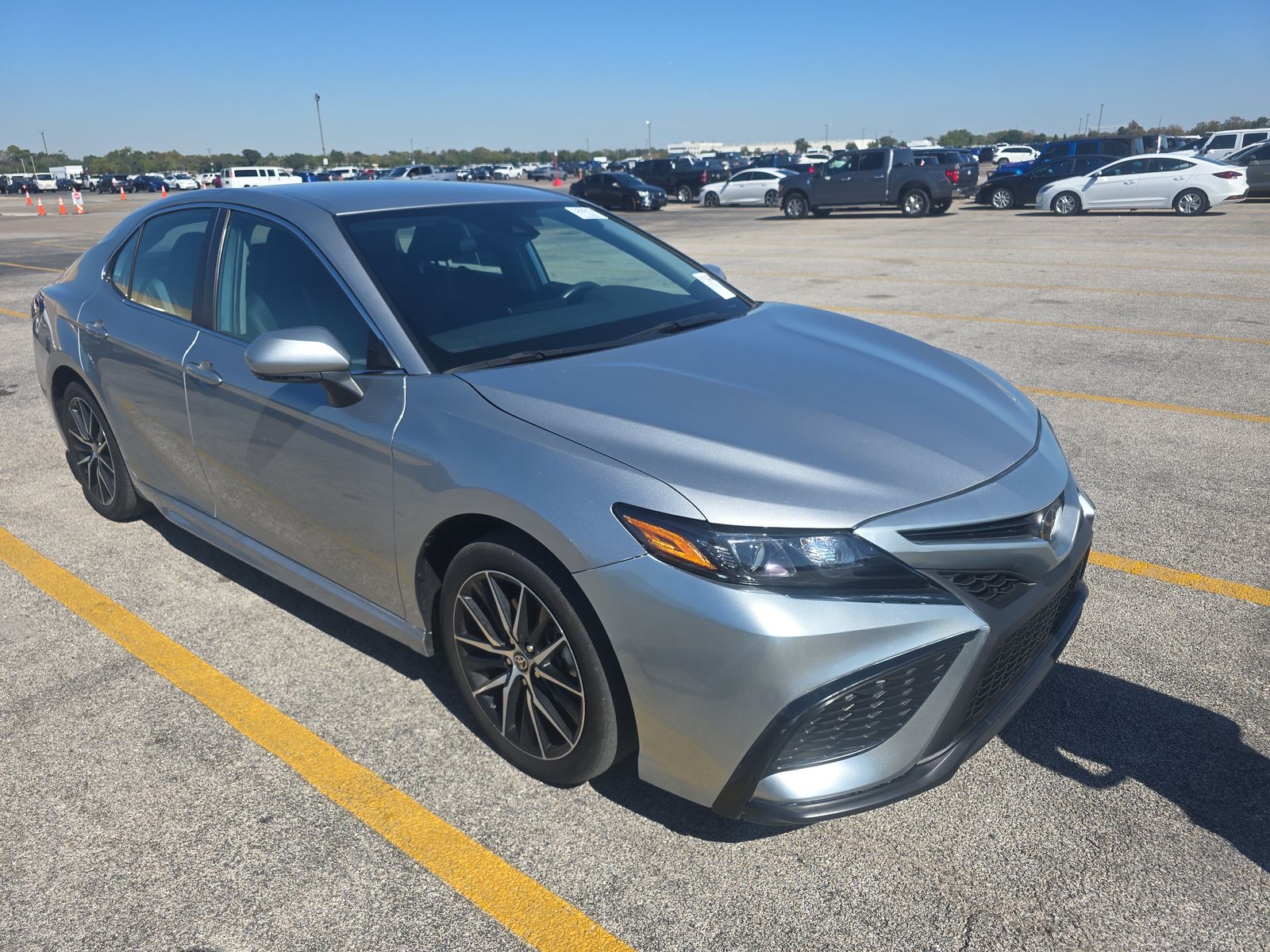 2024 Toyota Camry SE FWD