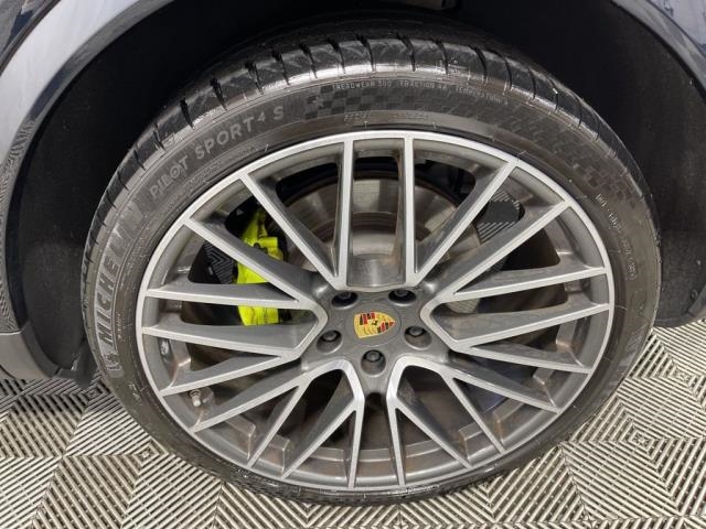 2022 Porsche Cayenne E-Hybrid AWD