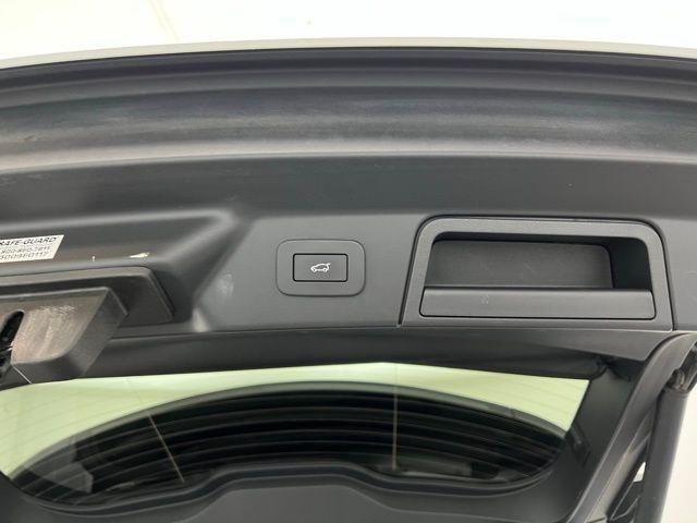 2025 Land Rover Range Rover Velar Dynamic SE AWD