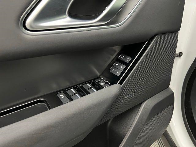 2025 Land Rover Range Rover Velar Dynamic SE AWD